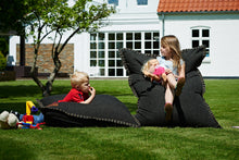 SQUAREit Cobana Junior Black outdoors